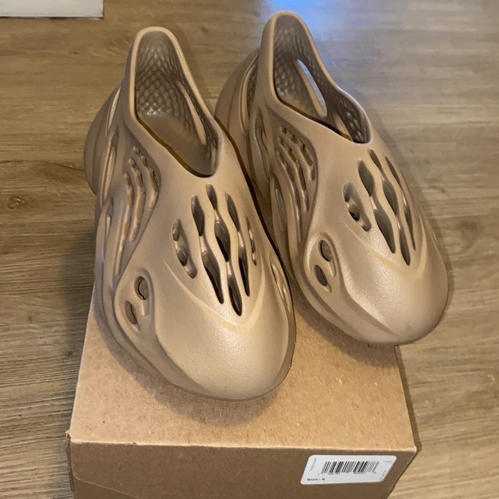 Authentic yeezy runners